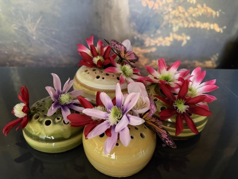 Vaasjes met bloemen